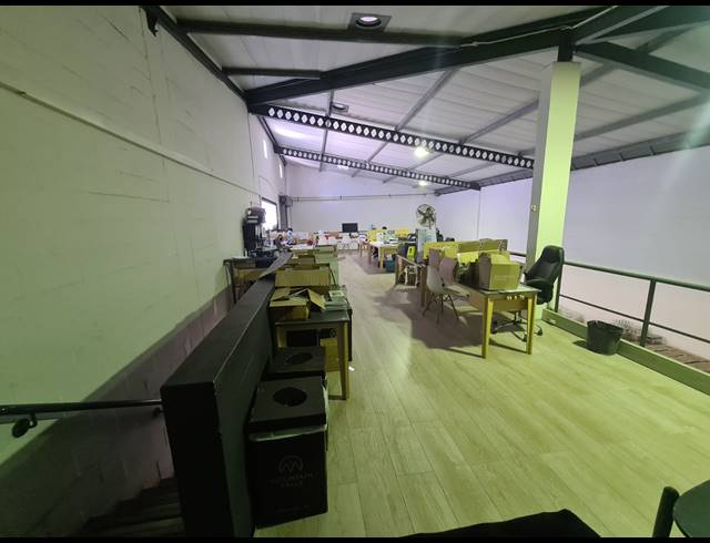 270.80M² WAREHOUSE TO LET IN MARCONI BEAM INDUSTRIA